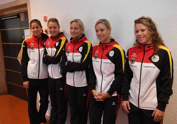 Fedcuptie Germany Ukraine in Stuttgart Germany German FedcupTeam from left:Julia Goerges ,Carina Witthoeft,Teamcaptain Barbara Rittner,Angelique Kerber,Laura Siegemund