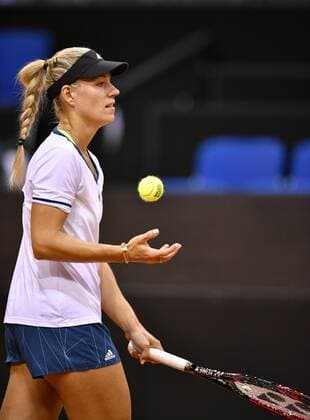 Angelique KERBER (GER) Training Aufwärmen Tennis Damen Team Deutschland Germany Fed Cup Federations FedCup 2017 Deutschland vs Ukraine Porsche-Arena Stuttgart 22.04.2017 FedCup First Round Porsche-Arena Stuttgart 2017