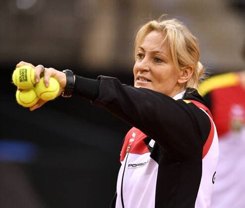 Training Aufwärmen Team Captain Teamchefin Coach Barbara RITTNER (GER) Tennis Damen Team Deutschland Germany Fed Cup Federations FedCup 2017 Deutschland vs Ukraine Porsche-Arena Stuttgart 22.04.2017 FedCup First Round Porsche-Arena Stuttgart 2017