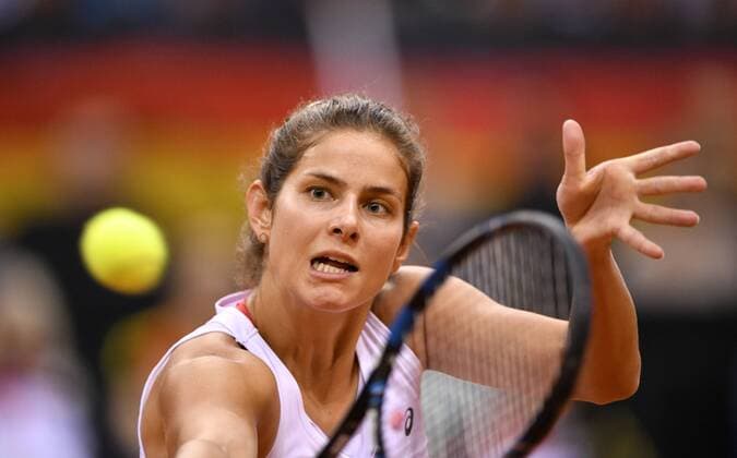 Julia Görges (GER) Aktion Tennis Damen Team Deutschland Germany Fed Cup Federations FedCup 2017 Deutschland vs Ukraine Porsche-Arena Stuttgart 22.04.2017 FedCup First Round Porsche-Arena Stuttgart 2017