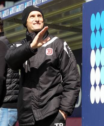 22.04.2017, xsvx, Fussball 3.Liga, SV Wehen Wiesbaden - Jahn Regensburg, emspor, v.l. Trainer Heiko Herrlich (SSV Jahn Regensburg) Wiesbaden