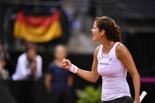 Julia Görges (GER) Schlussjubel nach Sieg Tennis Damen Team Deutschland Germany Fed Cup Federations FedCup 2017 Deutschland vs Ukraine Porsche-Arena Stuttgart 22.04.2017 FedCup First Round Porsche-Arena Stuttgart 2017