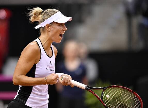 Angelique KERBER (GER) jubelt Jubel nach gewonnenem Match Tennis Damen Team Deutschland Germany Fed Cup Federations FedCup 2017 Deutschland vs Ukraine Porsche-Arena Stuttgart 22.04.2017 FedCup First Round Porsche-Arena Stuttgart 2017