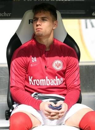 22.04.2017, xjhx, Fussball 1.Bundesliga, Eintracht Frankfurt - FC Augsburg, emspor, v.l. Guillermo Varela (Eintracht Frankfurt) Frankfurt am Main