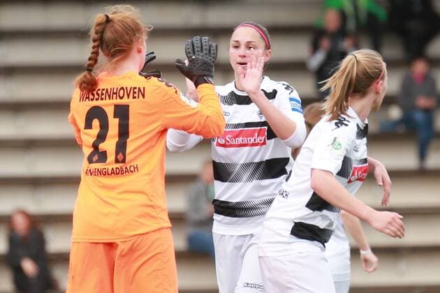 23.04.2017, xkvx, Fussball 1.Bundesliga Damen, Borussia Moenchengladbach - FF USV Jena, emspor, v.l. Michelle Wassenhoven (Borussia Moenchengladbach) Moenchengladbach