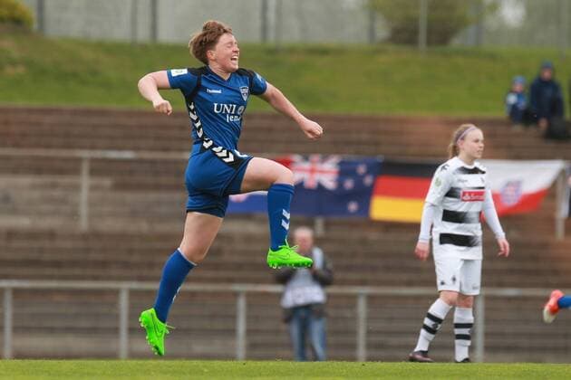 23.04.2017, xkvx, Fussball 1.Bundesliga Damen, Borussia Moenchengladbach - FF USV Jena, emspor, v.l. Torjubel, Goal celebration, celebrate the goal zum 0:2 durch Susann Utes (FF USV Jena) mit der Mannschaft Moenchengladbach