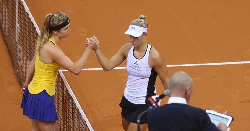 Tennis FedCup Deutschland-Ukraine 23.04.2017 Deutschland Tennis FedCup Deutschland -Ukraine Porsche-Arena Stuttgart: Foto Herbert Rudel Elina Svitolina ( Ukraine) li. Angelique Kerber re. ( Deutschland).