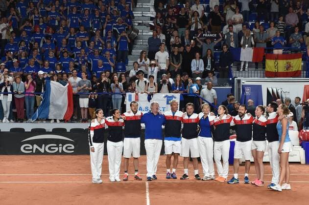 Alize Cornet - Pauline Parmentier - Yannick Noah - Amandine Hesse - Kristina Mlavenovic - Le staff de l equipe TENNIS : Kristina Mladenovic vs Sara Soribes Tormo - 23 04 2017 FredericChambert Panoramic 