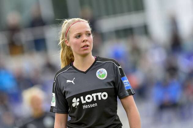 1. FFC Frankfurt - VfL Wolfsburg; 23.04.2017 Janina Hechler (1. FFC Frankfurt); 1. FFC Frankfurt - VfL Wolfsburg am 23.04.2017 im Stadion am Brentanobad, Frankfurt (Hessen) xkpx