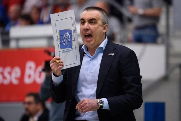23.04.2017, ZF Arena, Friedrichshafen Volleyball, Bundesliga Männer Maenner, Play-offs Finale, VfB Friedrichshafen vs. Berlin Recycling Volleys Roberto Serniotti (Trainer Coach Berlin)