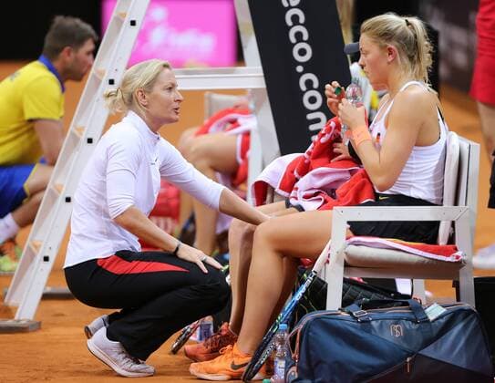 Stuttgart Tennis Fed Cup Deutschland vs. Ukraine, Doppel, v.l. Teamchefin Barbara Rittner und Carina Witthöft (GER)