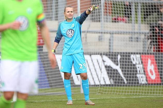 23.04.2017 xcex Deutschland, Frankfurt, Fussball, Frauenfussball Allianz Frauen-Bundesliga Saison 2016 2017 1. FFC Frankfurt gegen VfL Wolfsburg Merle Frohms (Wolfsburg)