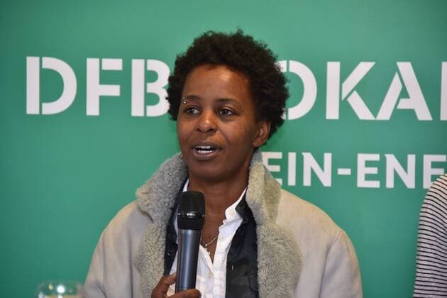 Moderatorin Shary Reeves am 25.04.2017 in Köln bei der Pressekonferenz zum DFB Pokalfinale der Frauen zwischen SC Sand und dem Vfl Wolfsburg das am 27.05.2017 im Rheinenergie Stadion in Köln stattfindet.