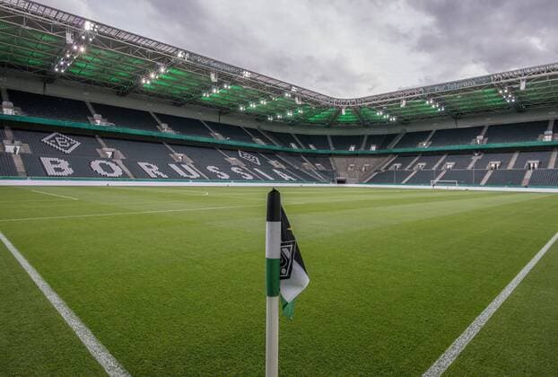 25.04.2017, xmhx, Fussball DFB Pokal, Borussia Moenchengladbach - Eintracht Frankfurt, emspor, v.l. leeres Stadion vor dem Spiel Moenchengladbach