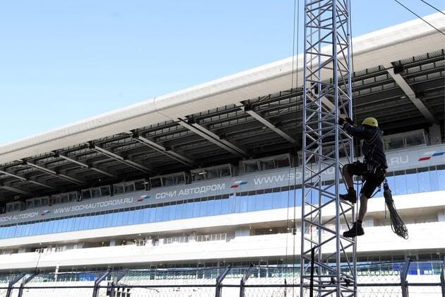 SOCHI, RUSSIA - APRIL 26, 2017: Preparations for the 2017 Formula 1 Russian Grand Prix at the Sochi Autodrom racing circuit. Vyacheslav Prokofyev TASS  TS049B9E