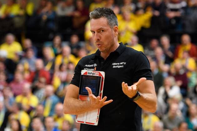 26.04.2017, Palmberg Arena, Schwerin Volleyball, Bundesliga Frauen, Play-offs Finale, SSC Palmberg Schwerin vs. Allianz MTV Stuttgart Guillermo Hernandez (Trainer Coach Stuttgart)