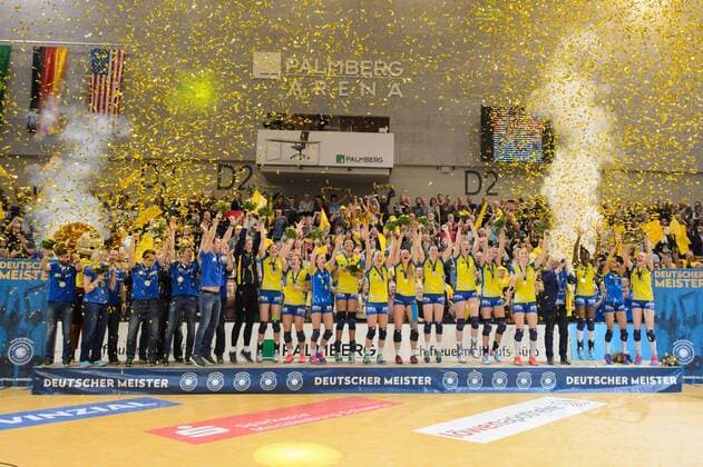 26.04.2017, Palmberg Arena, Schwerin Volleyball, Bundesliga Frauen, Play-offs Finale, SSC Palmberg Schwerin vs. Allianz MTV Stuttgart Deutscher Meister 2017: SSC Palmberg Schwerin