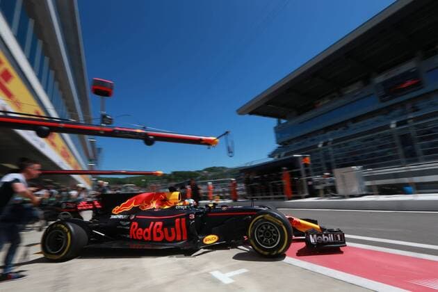 Motorsports: FIA Formula One World Championship WM Weltmeisterschaft 2017, Grand Prix of Russia, 3 Daniel Ricciardo (AUS, Red Bull Racing), Sotschi Russia xHOCHxZWEIx