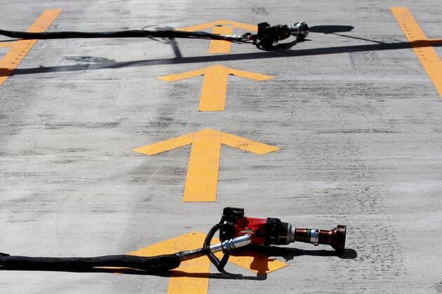 Yellow Arrow on Track Sotschi Russia xHOCHxZWEIx
