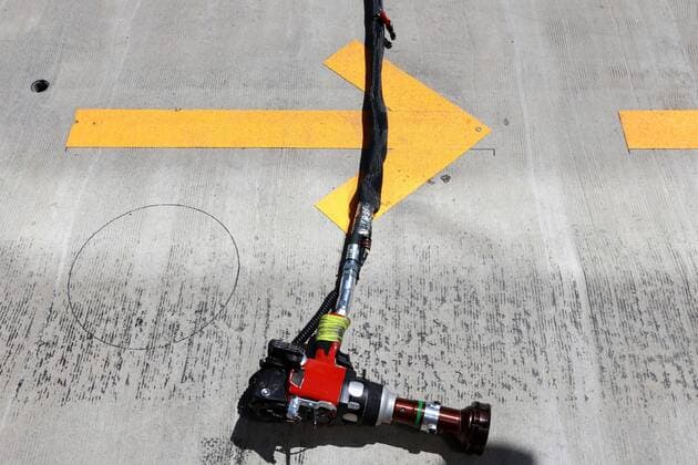 Yellow Arrow on Track Sotschi Russia xHOCHxZWEIx