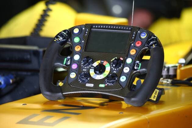 Russian Grand Prix, Sochi 27 - 30 April 2017 28.04.2017 - Free Practice 2, The steering wheel of Renault F1 Team RS17 