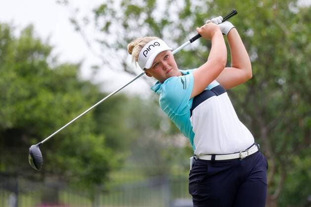 IRVING, TX - APRIL 28: Brooke Henderson of Canada hits her tee shot on 2 during the second round of the LPGA Golf Damen Volunteers of America Texas Shootout on April 28, 2017 at Las Colinas Country Club in Irving, TX. (Photo by Andrew Dieb Icon Sportswire) GOLF: APR 28 LPGA - Volunteers of America Texas Shootout - Second Round Icon170428731 EDITORIAL USE ONLY