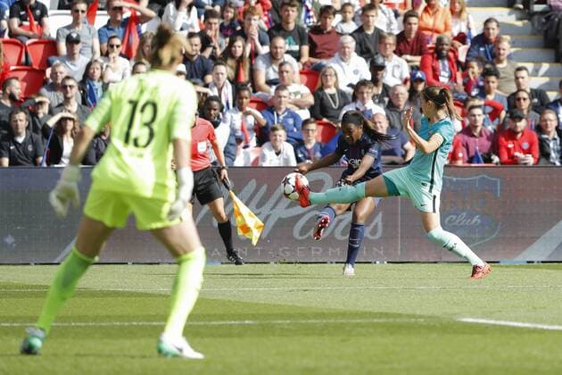 Fußball, CL, Damen, Paris St. Germain - FC Barcelona Grace Geyoro (PSG women), Leila Ouahabi FC Barcelona Barca women), Sandra Panos (FC Barcelona women) FOOTBALL : Paris SG vs FC Barcelone - UEFA Ligue des Champions feminines - 1 2 Finale - 29 04 2017 StephaneALLAMAN Panoramic 