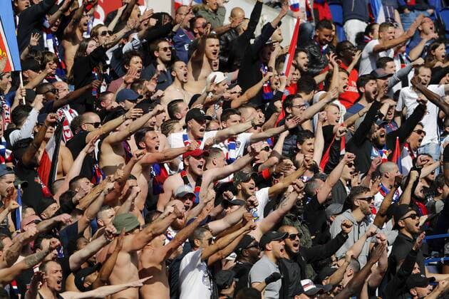Fußball, CL, Damen, Paris St. Germain - FC Barcelona PSG ultra supporters FOOTBALL : Paris SG vs FC Barcelone - UEFA Ligue des Champions feminines - 1 2 Finale - 29 04 2017 StephaneALLAMAN Panoramic 