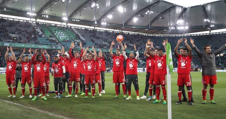 29.04.2017, Fussball GER, 1. Bundesliga Saison 2016 2017, 31. Spieltag, VfL Wolfsburg - FC Bayern Muenchen, ayerns Spieler feiern die Deutsche Meisterschaft