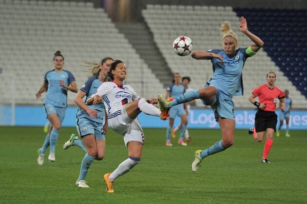 Fußball, CL, Damen, Olympique Lyon - Manchester City Dzsenifer Marozsan (lyon) vs Steph Houghton (manchester city) FOOTBALL : Lyon vs Manchester City - Ligue des champions feminine - 1 2 de finale - 29 04 2017 FredericChambert Panoramic 