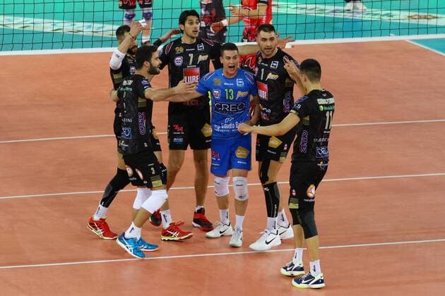 Volleyball, Herren, Saison 2016 17, CEV Champions League Final Four in Rom, Halbfinale, Perugia - Civitanova, Jubel bei Civitanova nach einem Punktgewinn, 29.04.17, Copyright: xMichaelxHundtx xMatthiasxKochx