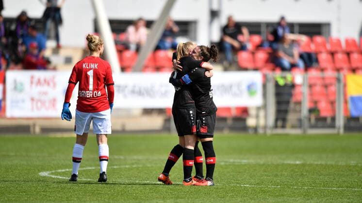 Jubel, Freuen, celebrate, happy, cheer , Goal Celebration Bayer 04 Leverkusen über 2:2 Ausgleich, Fussball, Allianz Frauen-Bundesliga, Bayer 04 Leverkusen - 1.FFC Frankfurt, xmkx