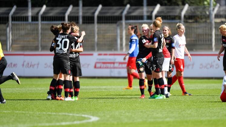 Jubel, Freuen, celebrate, happy, cheer , Goal Celebration Bayer 04 Leverkusen über 2:2 Ausgleich, Fussball, Allianz Frauen-Bundesliga, Bayer 04 Leverkusen - 1.FFC Frankfurt, xmkx