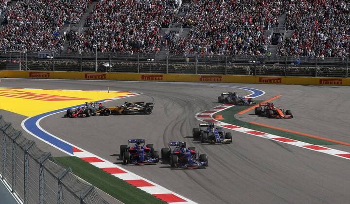 Startcrash, formula 1 GP, Russian in Sochi, 30.04.2017 Photo:mspb Vladislav Larkin Startcrash, formula 1 GP, Russian
