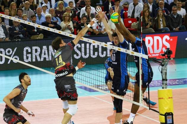 Volleyball, Herren, Saison 2016 17, CEV Champions League Final Four in Rom, Finale, Zenit Kasan - Colussi Perugia, Aleksandar Atanasijevic (Nr. 14, Sir Sicoma Colussi Perugia), Artem Volvich (Nr. 10, Zenit Kasan), Wilfredo Leon Venero (Nr. 9, Zenit Kasan), 30.04.17, Copyright: xMichaelxHundtx xMatthiasxKochx