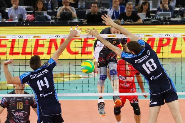 Volleyball, Herren, Saison 2016 17, CEV Champions League Final Four in Rom, Finale, Zenit Kasan - Colussi Perugia, Alexander Gutsalyuk (Nr. 14, Zenit Kasan), Ivan Zaytsev (Nr. 9, Sir Sicoma Colussi Perugia), Maxim Mikhailov (Nr. 18, Zenit Kasan), 30.04.17, Copyright: xMichaelxHundtx xMatthiasxKochx