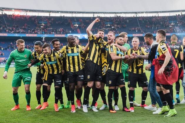 the players of Vitesse celebrate winning the cupduring the Dutch Cup Final match between AZ Alkmaar and Vitesse Arnhem on April 30, 2017 at the Kuip stadium in Rotterdam, The Netherlands. AZ v Vitesse Dutch Cup 2016 2017 xVIxGerritxvanxKeulenxIVx 7698983