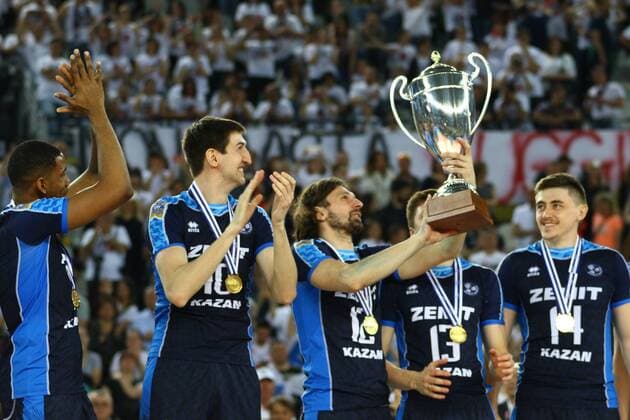 Volleyball, Herren, Saison 2016 17, CEV Champions League Final Four in Rom, Finale, Zenit Kasan - Colussi Perugia, Siegerehrung, Wilfredo Leon Venero (Nr. 9, Zenit Kasan), Artem Volvich (Nr. 10, Zenit Kasan), Alexander Butko (Nr. 12, Zenit Kasan), Igor Kobzar (Nr. 13, Zenit Kasan), Alexander Gutsalyuk (Nr. 14, Zenit Kasan), 30.04.17, Copyright: xMichaelxHundtx xMatthiasxKochx
