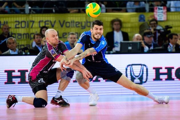30.04.2017, Palalottomatica, Rom Volleyball, 2017 CEV Volleyball Champions League, Finale, Zenit Kazan (RUS) vs. Sir Sicoma Colussi Perugia (ITA) Annahme VAlexey Verbov ( 16 Kazan RUS) Libero, Matthew Anderson ( 1 Kazan RUS)