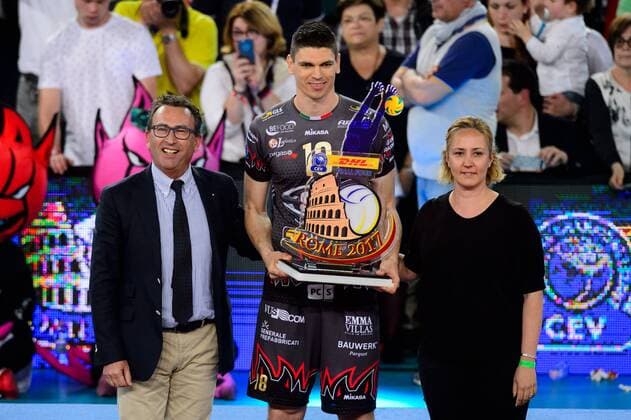 30.04.2017, Palalottomatica, Rom Volleyball, 2017 CEV Volleyball Champions League, Siegerehrung Individual Awards Dream Team Bester Mittelblocker: Marko Podrascanin ( 18 Perugia)