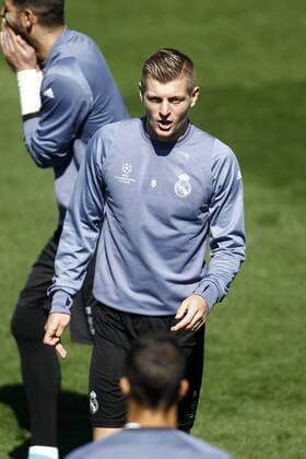 Real Madrid s Toni Kroos during training session. May 1,2017.  (2017050144)