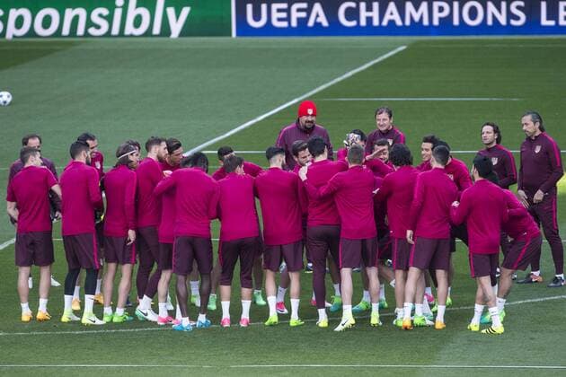 Antoine Griezmann, Fernando Torres, Saul Iniguez, Gabi Fernandez, Angel Correa, Koke Resurrecccion, Filipe Luis, Diego Godin, of Atletico de Madrid during the training before the match of Champions League between Real Madrid and Atletico de Madrid at Santiago Bernabeu Stadium in Madrid, Spain. May 01, 2017. (20170501045)