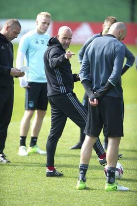 02-05-2017 VOETBAL: TRAINING AJAX: AMSTERDAM Coach Peter Bosz (Ajax) Foto: SCS Michel Utrecht xVIxxIVx 7711829