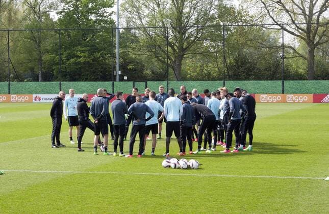 02-05-2017 VOETBAL: TRAINING AJAX: AMSTERDAM Overzicht Foto: SCS Michel Utrecht xVIxxIVx 7711842