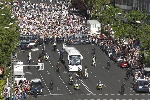 Real Madrid s team bus before Champions League 2016 2017 Semi-finals 1st leg match. May 2,2017.  (2017050214)