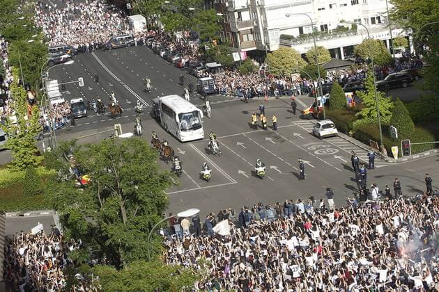 Real Madrid s team bus before Champions League 2016 2017 Semi-finals 1st leg match. May 2,2017.  (2017050215)