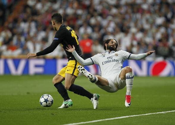 Soccer match between Real Madrid and Atletico de Madrid of first round of semifinals of the Champions League 2016 2017, held at the Santiago Bernabeu stadium, in Madrid, May 2, 2017. (Photo: J. Luis Cuesta 261 Cordon Press). Isco  xJosexLuisxCuestax xx