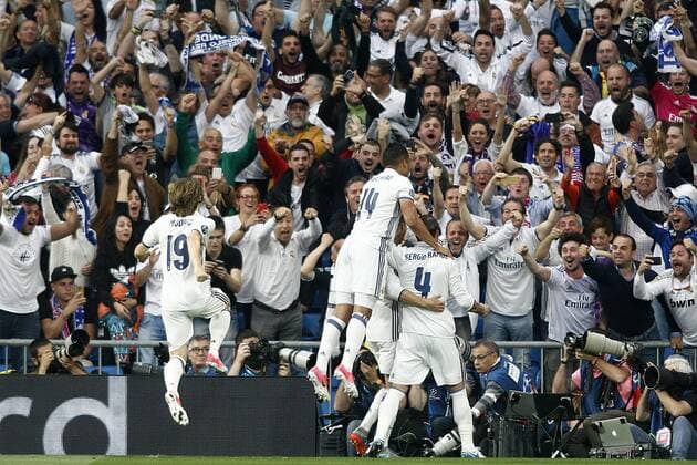 Bilder des Tages - SPORT Real Madrid s Luka Modric, Carlos Henrique Casemiro, Cristiano Ronaldo and Sergio Ramos celebrate goal during Champions League 2016 2017 Semi-finals 1st leg match. May 2,2017.  (2017050272)