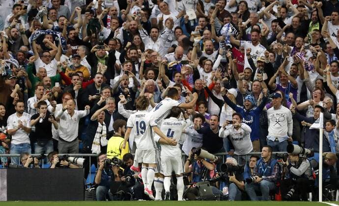 Madrid, Spain 02.04.2017, UEFA Champions League - 2016 17 Season, Halbfinale, Real Madrid - Atletico Madrid, jubel um Cristiano Ronaldo (Real Madrid) nach dem treffer zum 1:0 ( DeFodi523