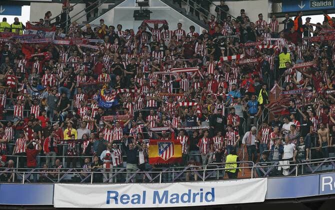 Madrid, Spain 02.04.2017, UEFA Champions League - 2016 17 Season, Halbfinale, Real Madrid - Atletico Madrid, Fans von Atletico ( DeFodi523